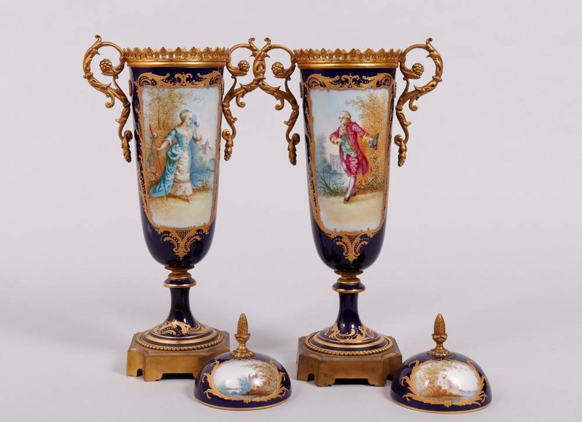 Pair of lidded vases, Chateau des Tuileries, Sèvres, around 1840 - Image 7 of 15