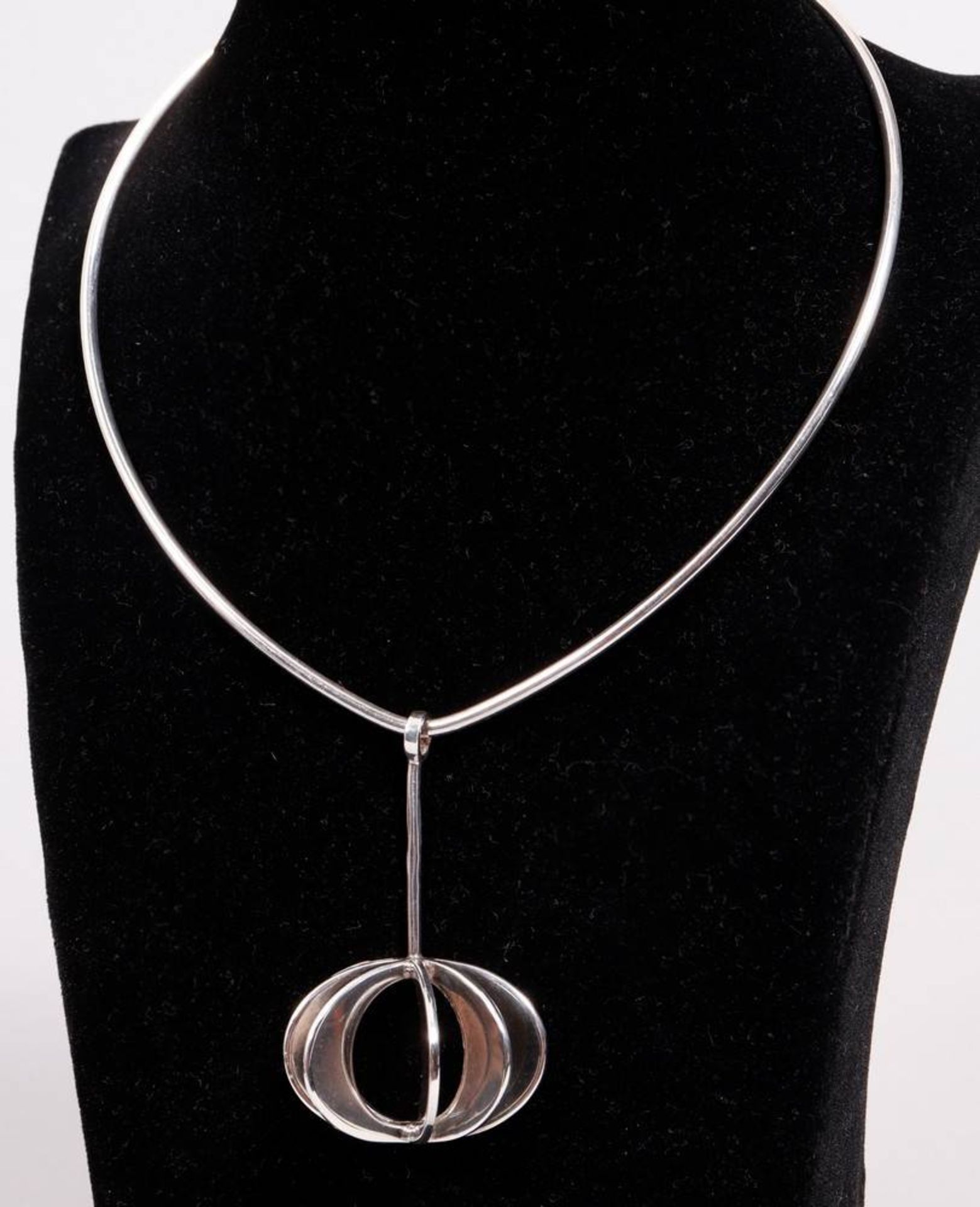 Modernism necklace, silver, design Theresia Hvorslev for Alton, Sweden, ca. 1970 - Image 2 of 5