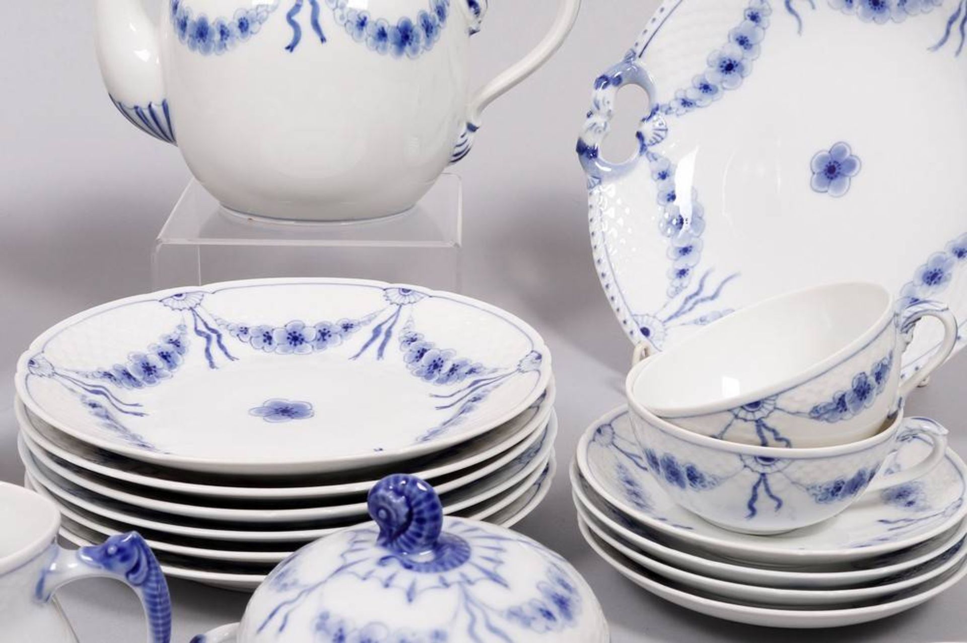 Tea service for 6 persons, Bing & Grondahl, shape and decor "Empire blue and white", 20th C. - Image 2 of 6