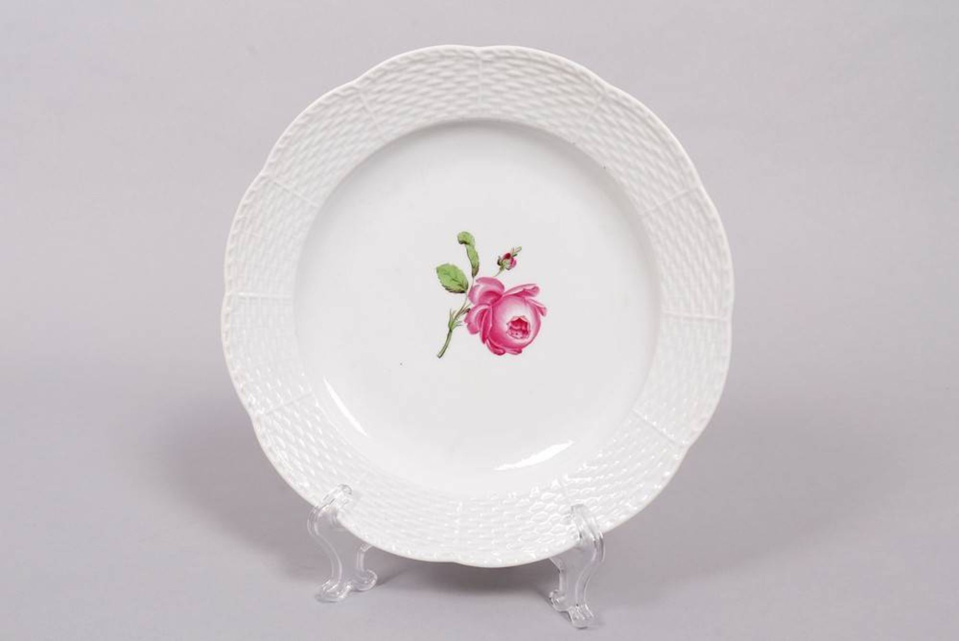 2 plates, Meissen, 1x floral decor (Marcolini period, 1774-1817), 1x decor "Red Rose" (1817-1824) - Image 5 of 6