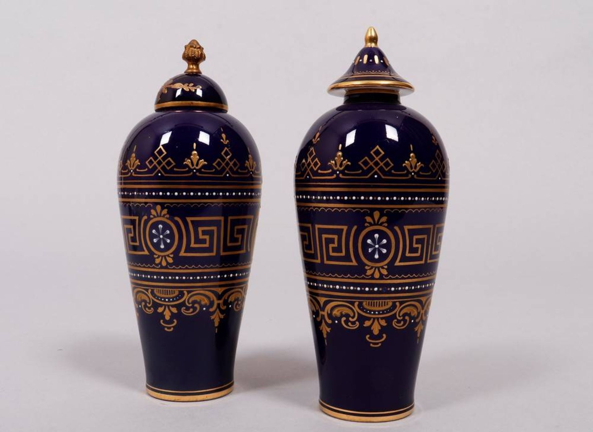 2 lidded portrait vases, Thuringia, ca. 1900 - Image 5 of 6