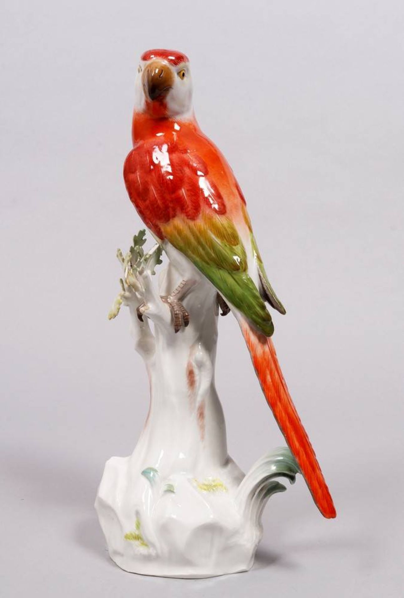 Parrot on tree trunk, Meissen, after 1934