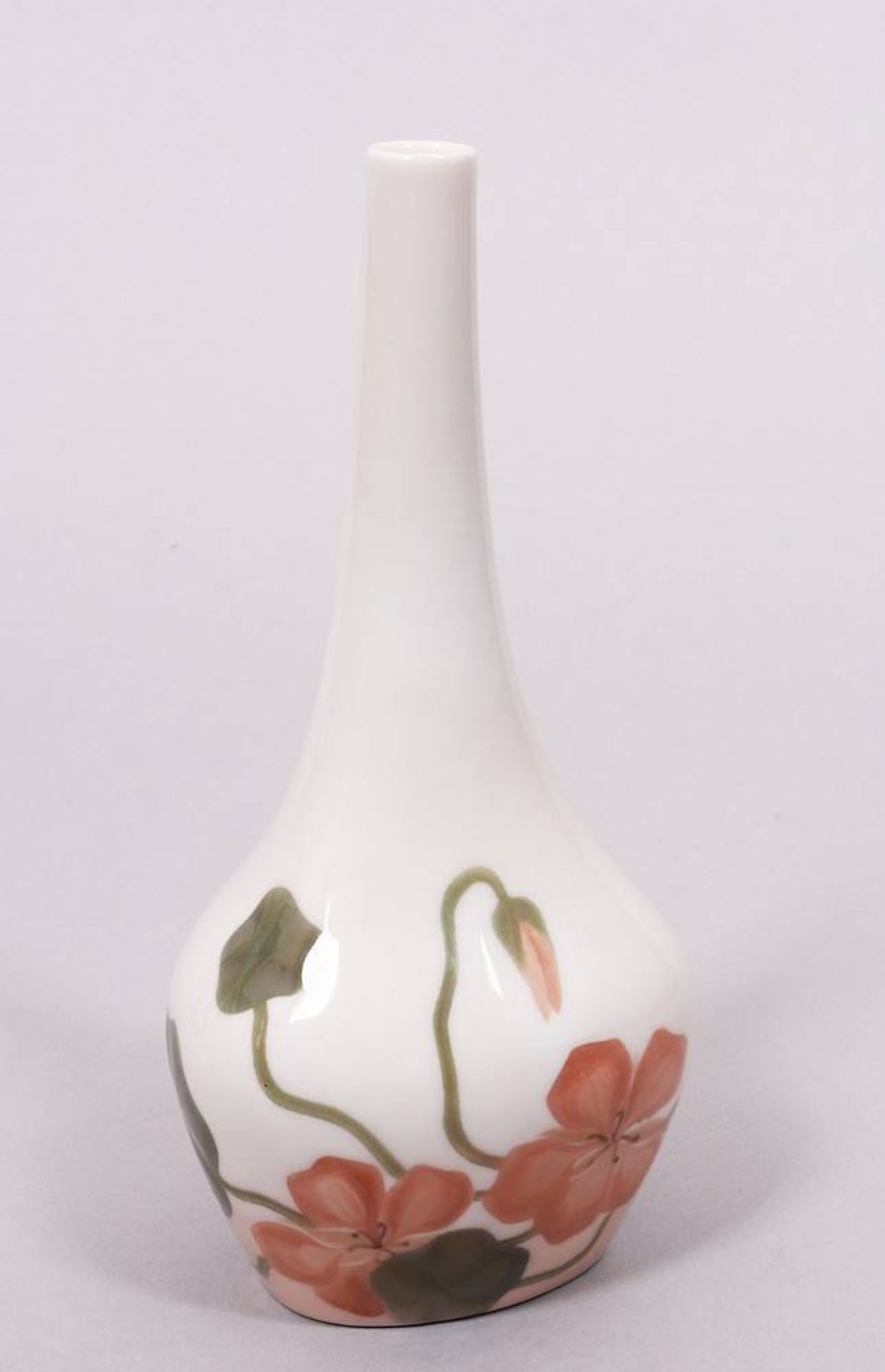 Small narrow neck vase, Bing & Grondahl, 1915-47