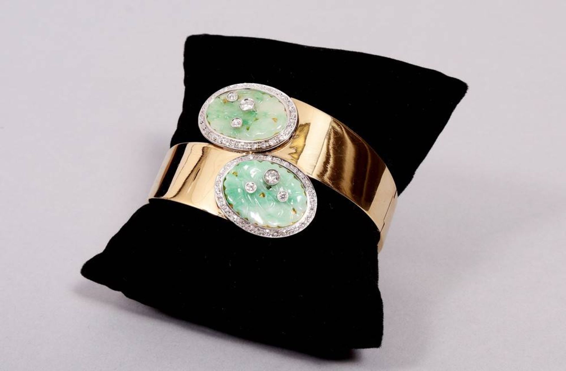 Bangle with jade and diamonds, 750 gold, one-off production - Image 2 of 3