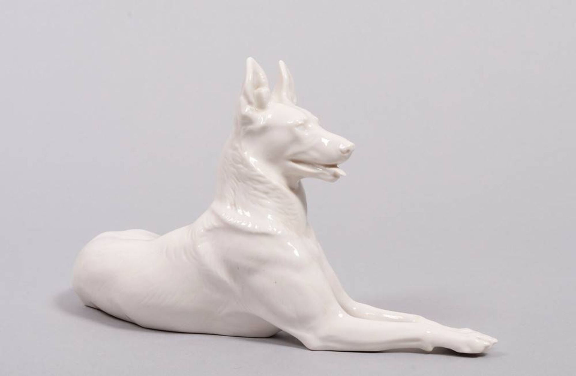 Lying shepherd dog, designed 1914 by Theodor Kärner for Nymphenburg, 20th C.  - Image 2 of 5