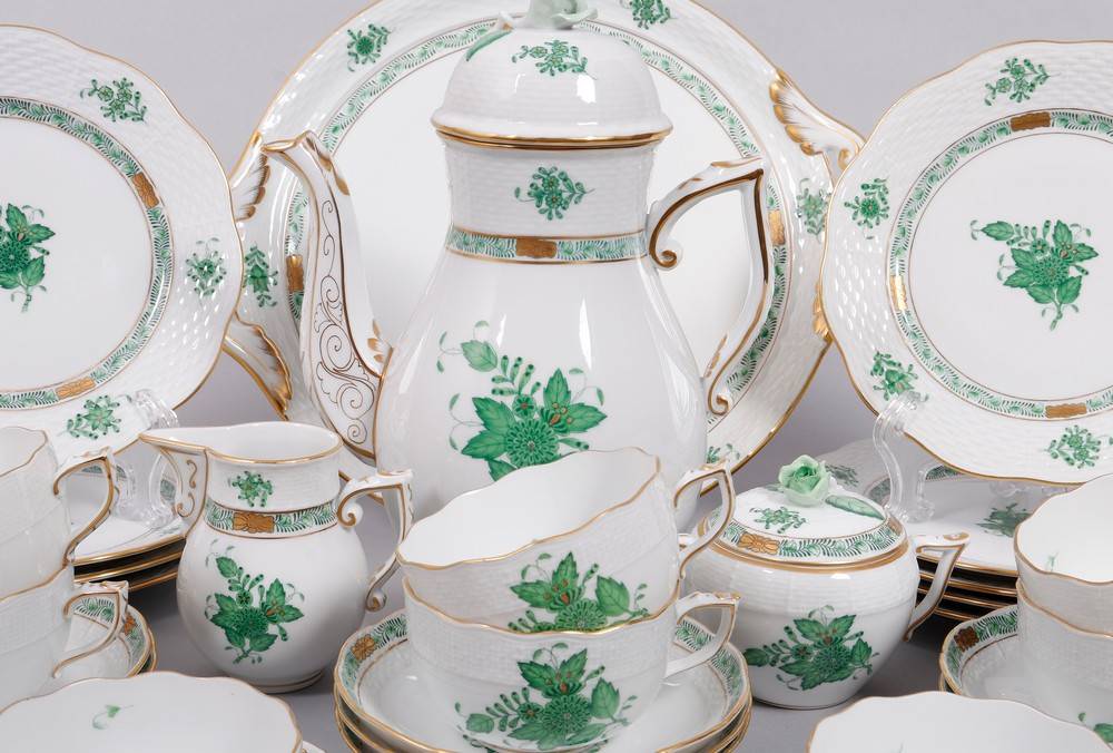 Coffee service for 9 persons, Herend, Hungary, "Apponyi green" decor, 20th C. - Image 2 of 7