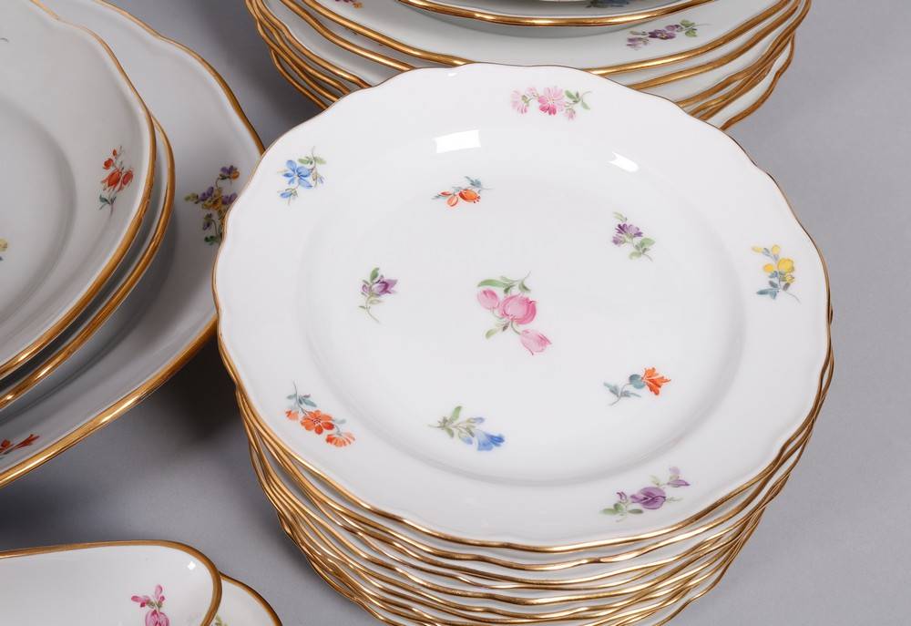 Dinner service, Meissen, "Streublümchen" decor, late 19th/20th C. - Image 3 of 8