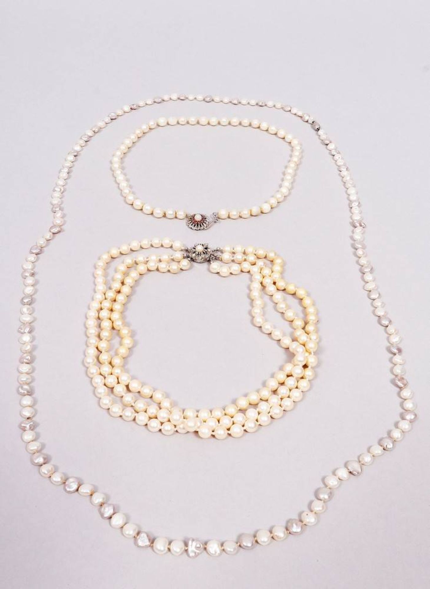 3 pearl necklaces