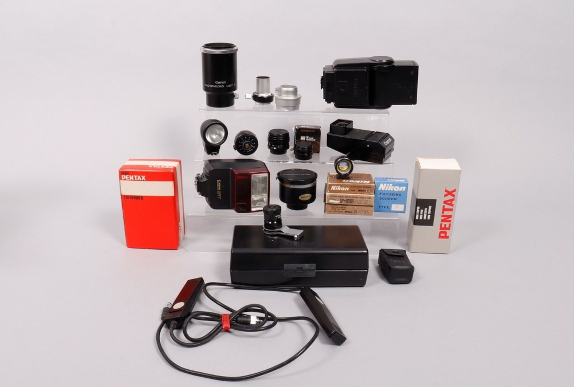 Mixed lot of camera accessories, Japan