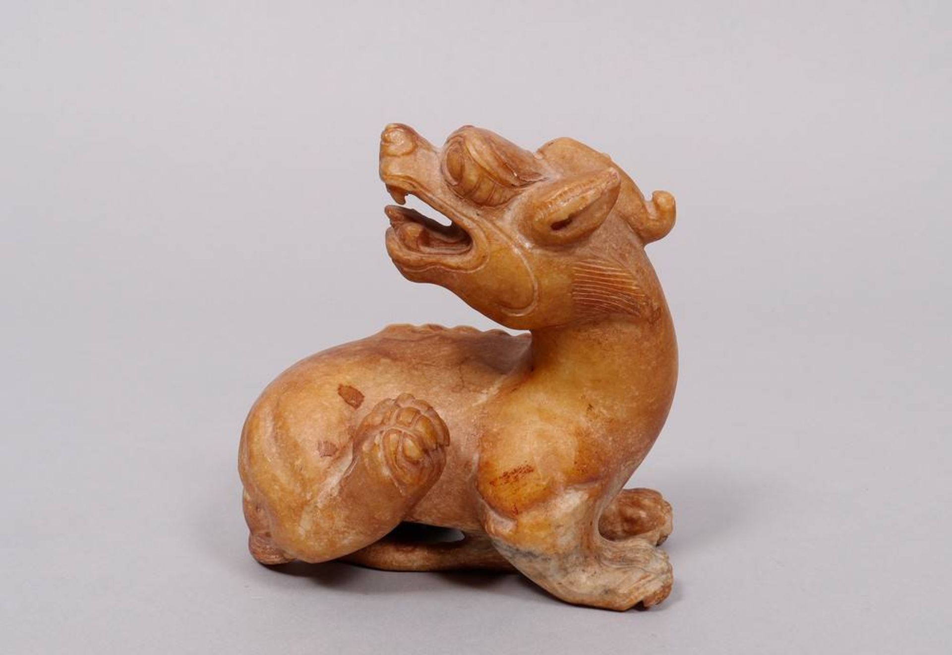 Qilin, China, Qianlong-period, 18th C., carved nephrite  - Image 2 of 3