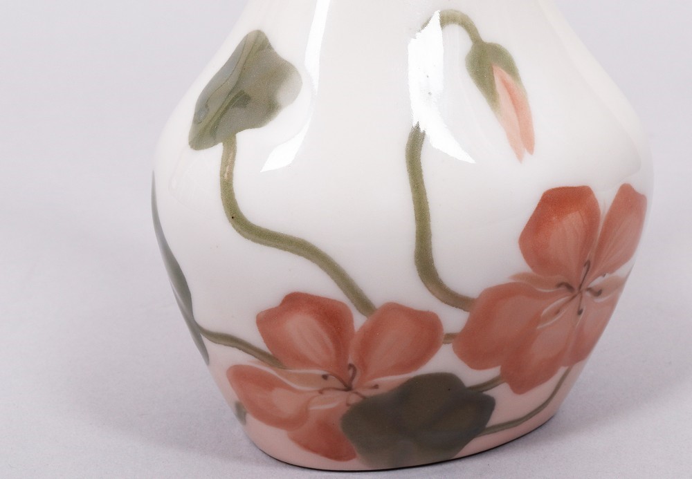 Small narrow neck vase, Bing & Grondahl, 1915-47 - Image 2 of 4