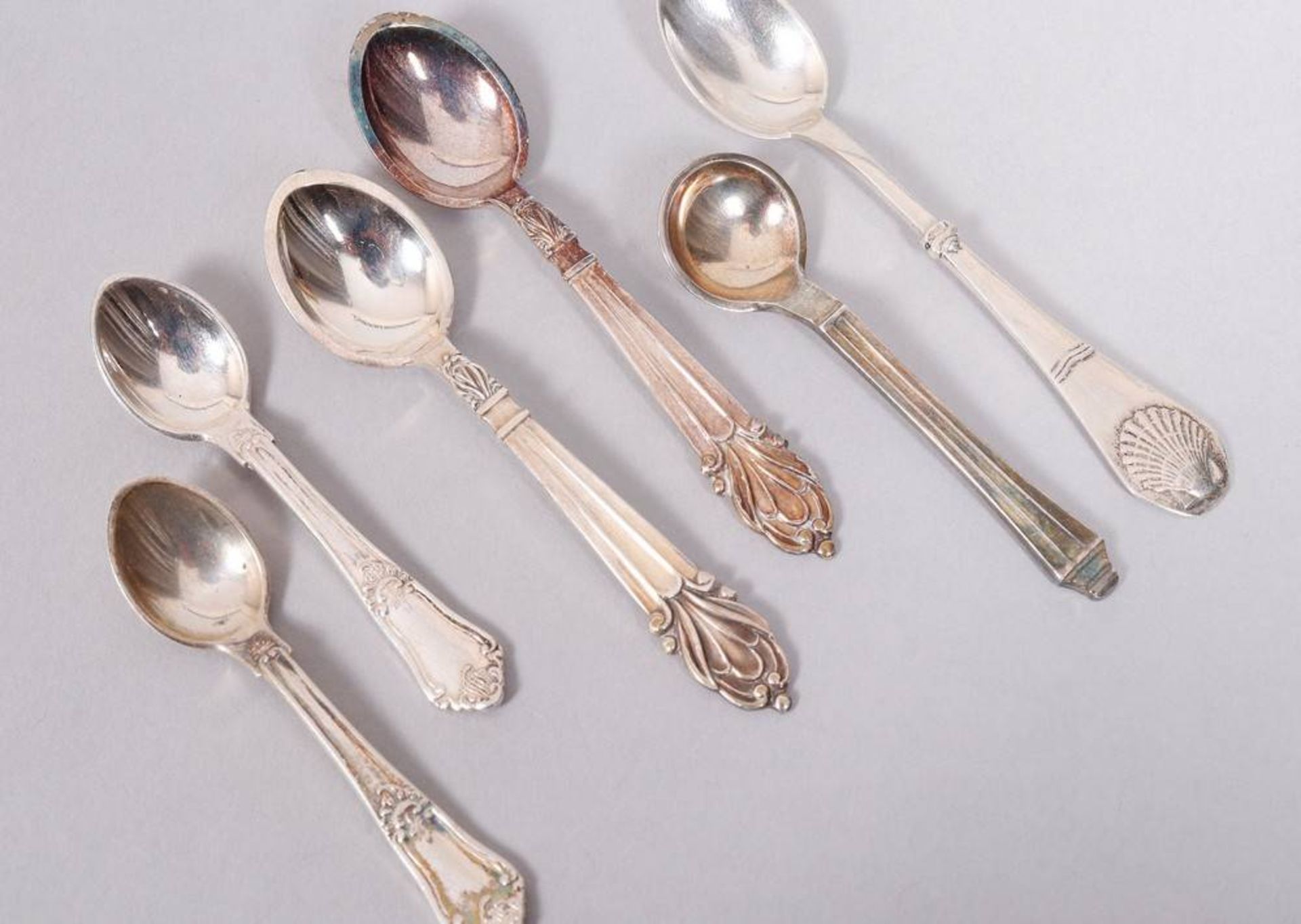Mixed lot of salt spoons, silver/plated, Denmark, 20th C.  - Image 2 of 6