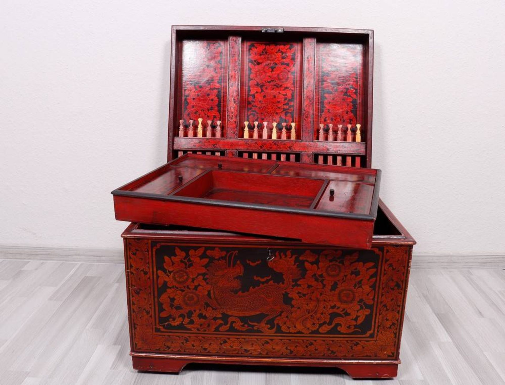 Wedding chest, China, probably 1st half 20th C. - Image 4 of 4