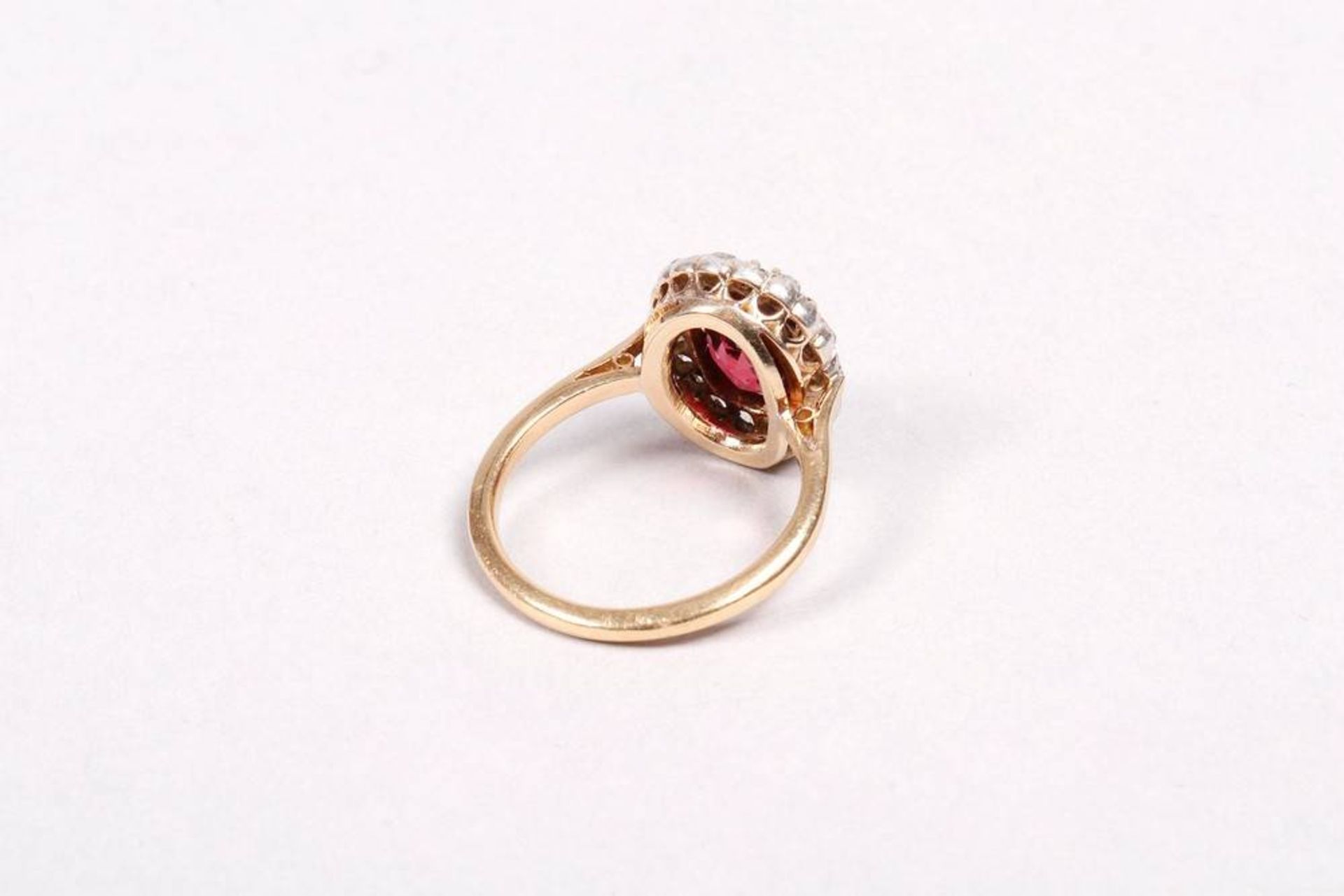Entourage ring with natural blood-red spinel,  - Image 5 of 7