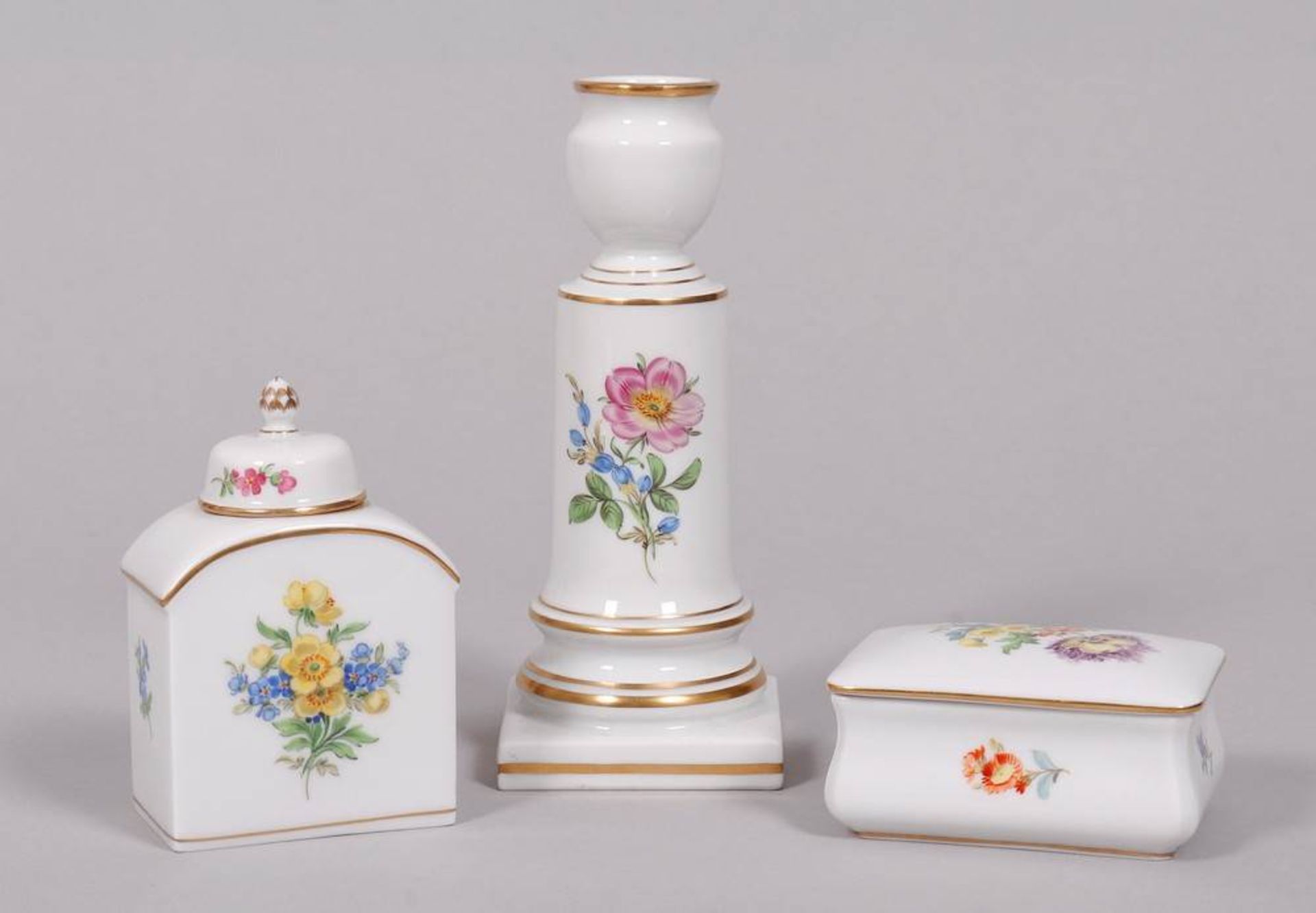 Small lot of porcelain, Meissen, 20th C., decor "Deutsche Blume"