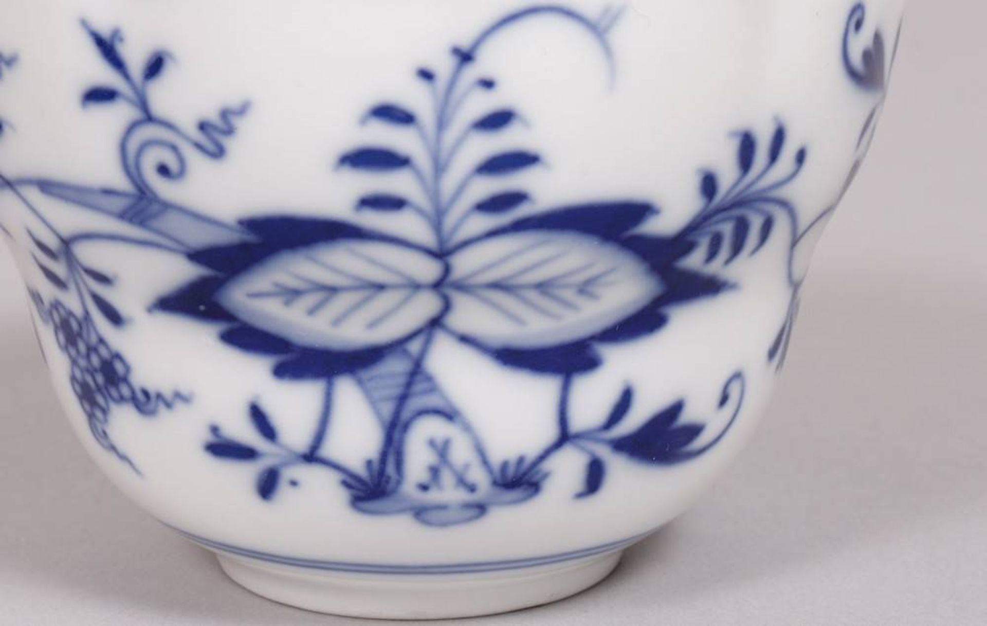 4 cups and saucers, Meissen, c. 1900 - Image 6 of 8