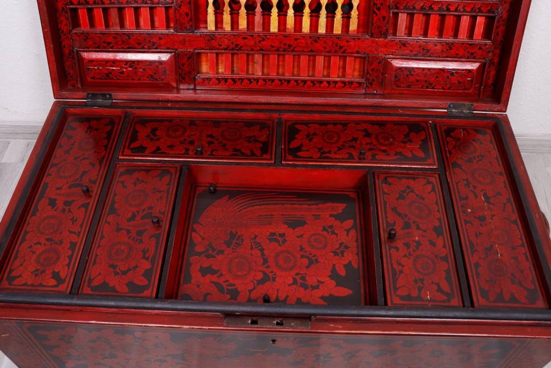 Wedding chest, China, probably 1st half 20th C. - Image 3 of 3