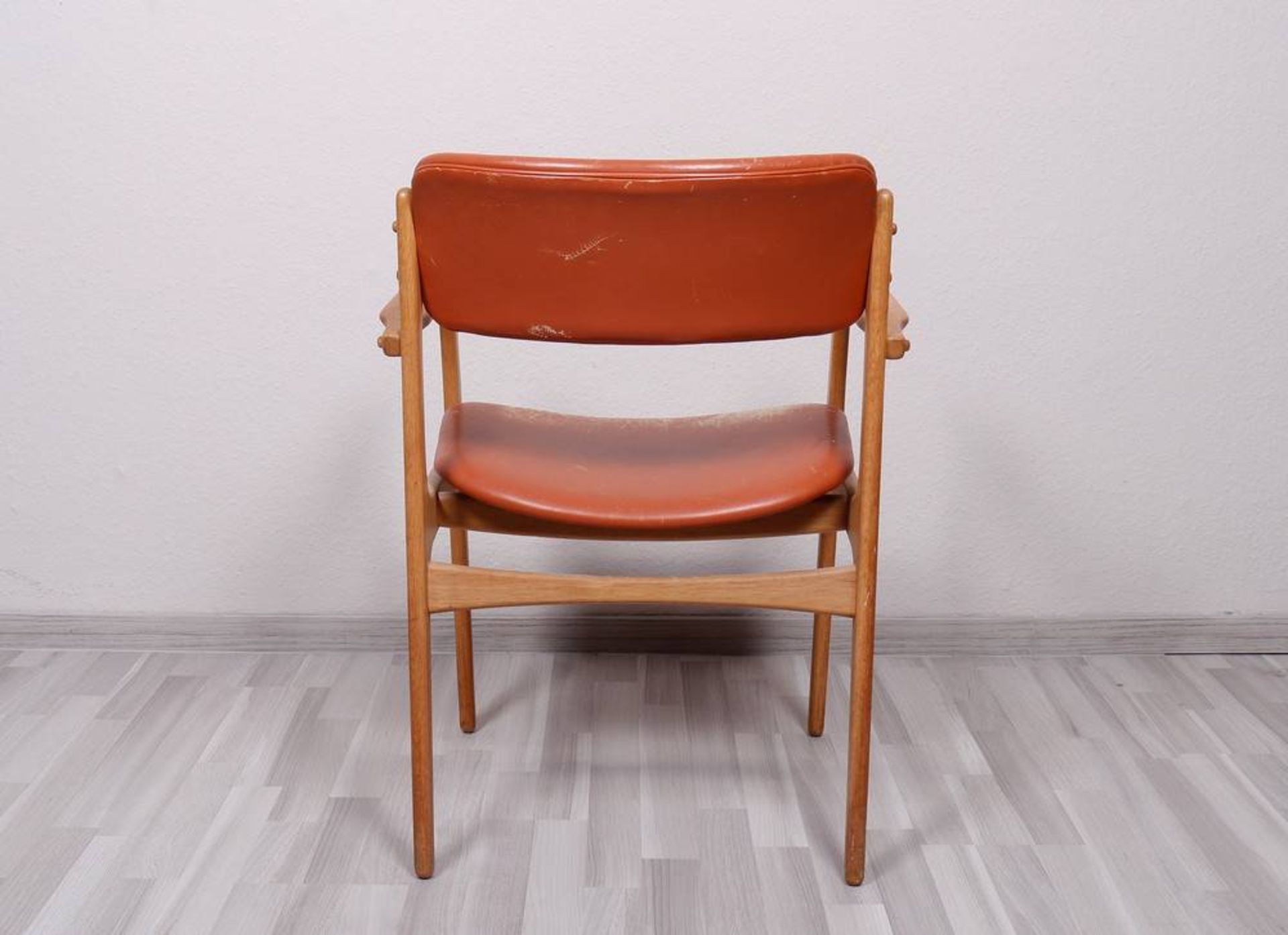 Armchair, design Erik Buch for Oddense Maskinsnedkeri / OSDS Møbler, c. 1960 - Image 3 of 5