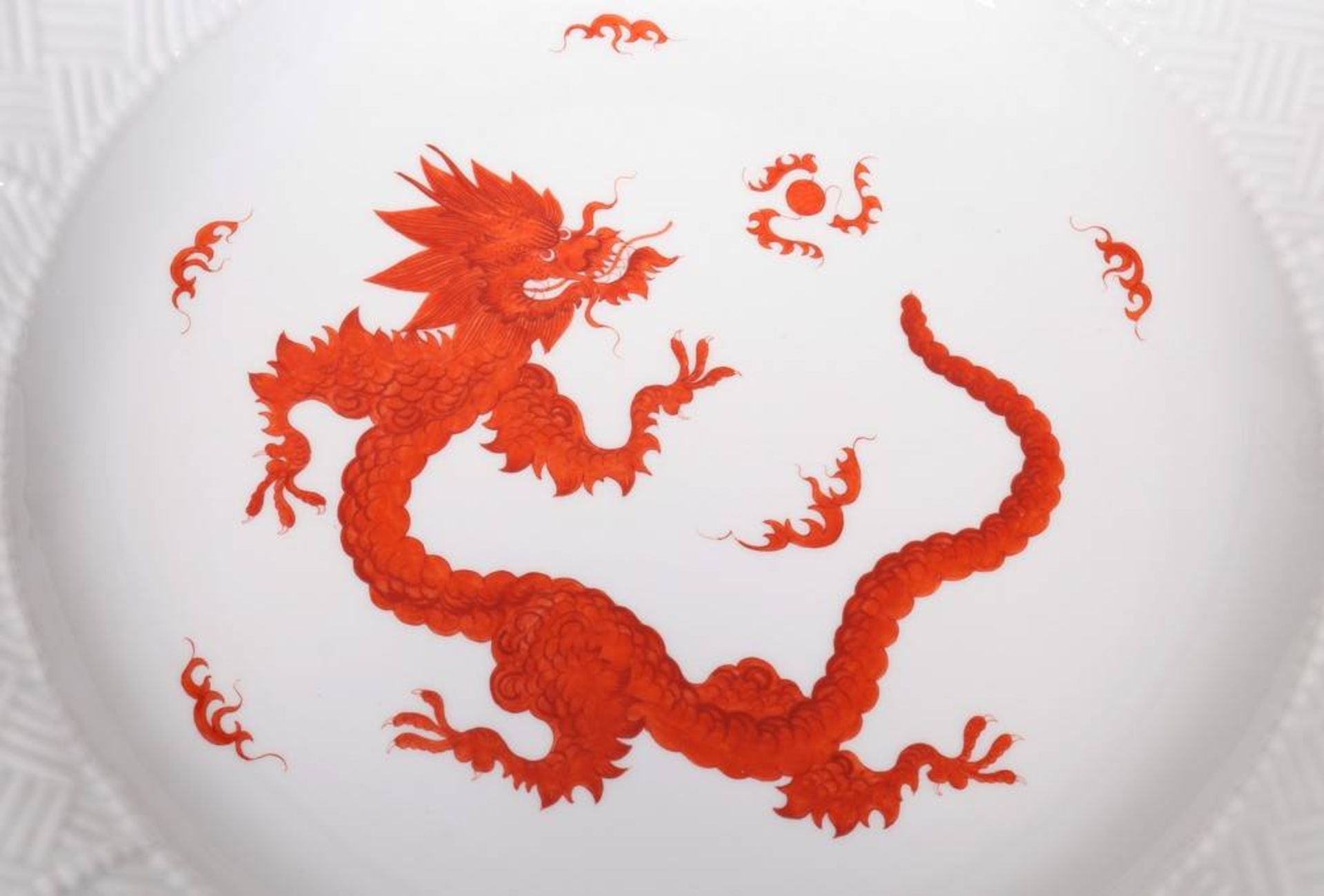 Large wall plate, Meissen, mid-20th C., "Red Dragon" decor - Image 4 of 6