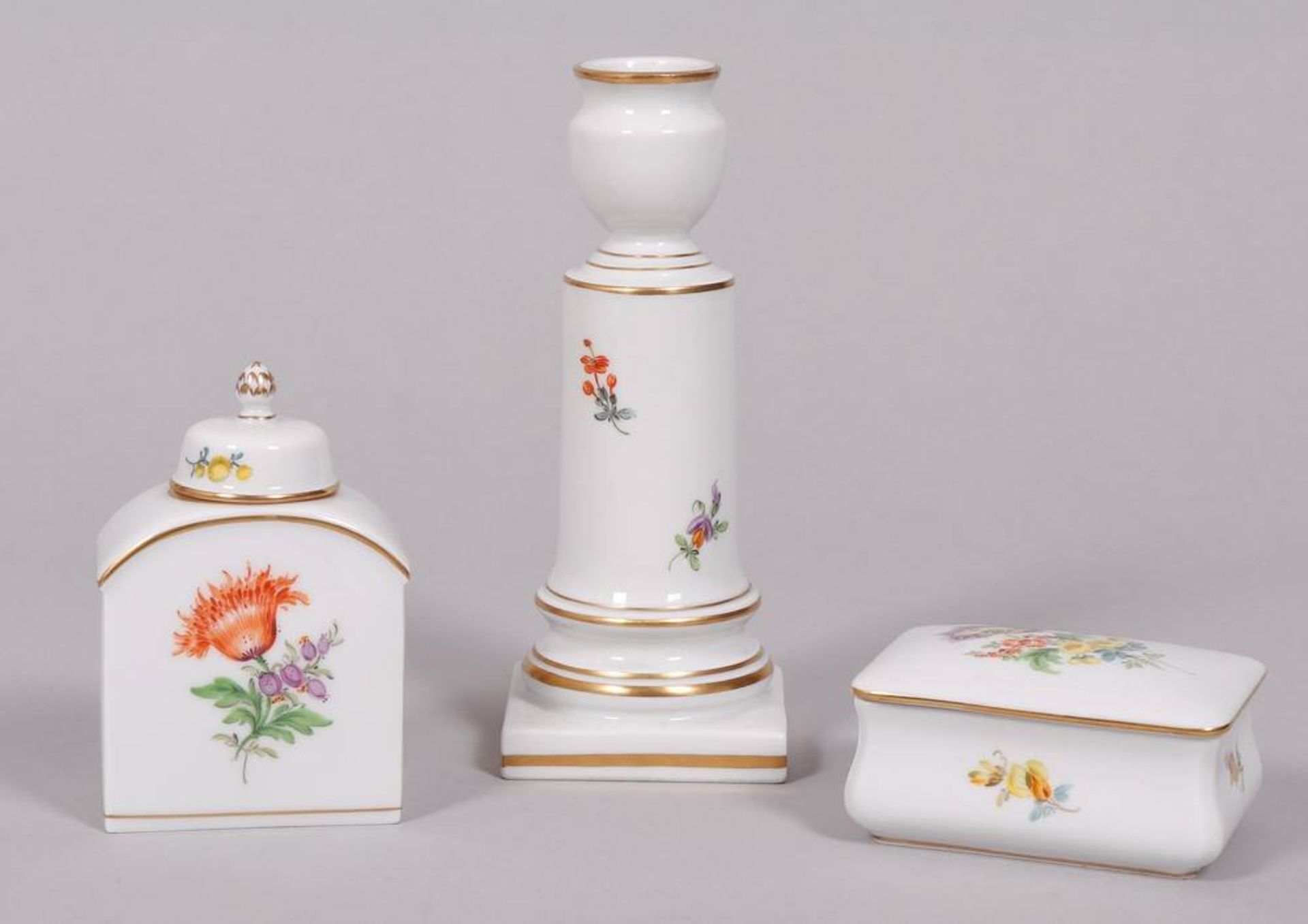 Small lot of porcelain, Meissen, 20th C., decor "Deutsche Blume" - Image 2 of 8