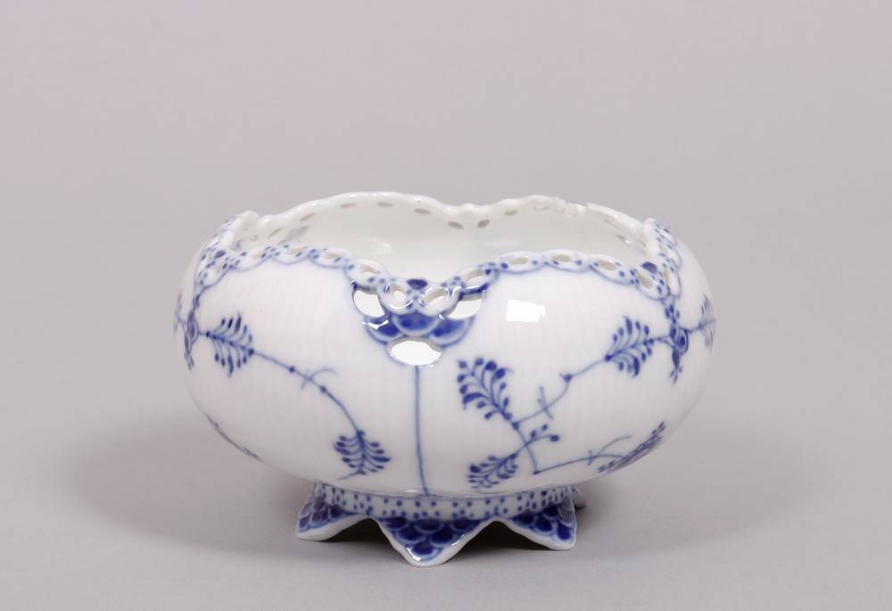 Small potpourri bowl, Royal Copenhagen, Denmark, ca. 1910/20 - Image 2 of 7