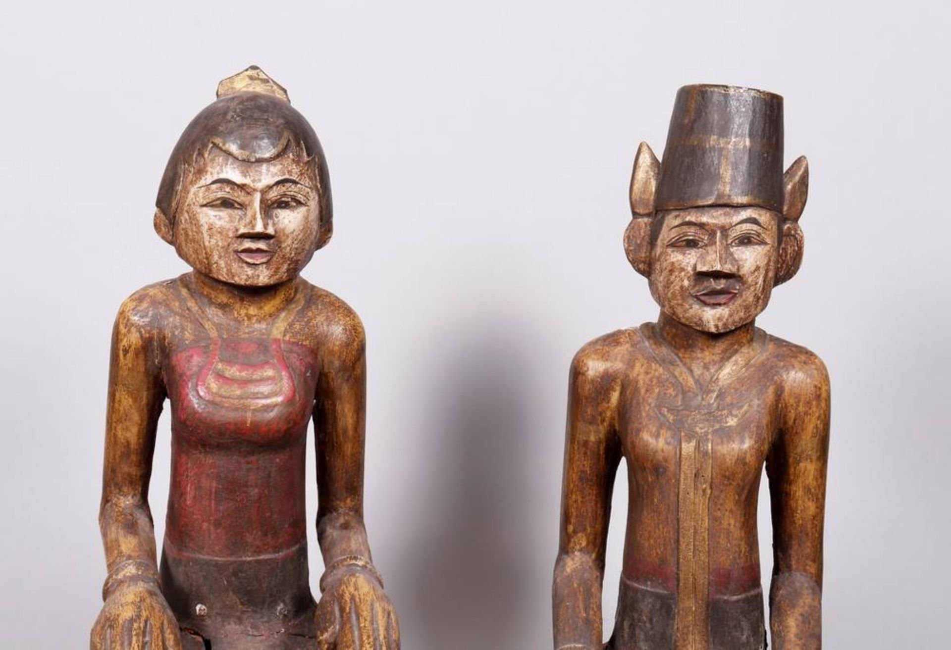 Pair of large carved figures, Southeast Asia, probably around 1900 - Image 2 of 12