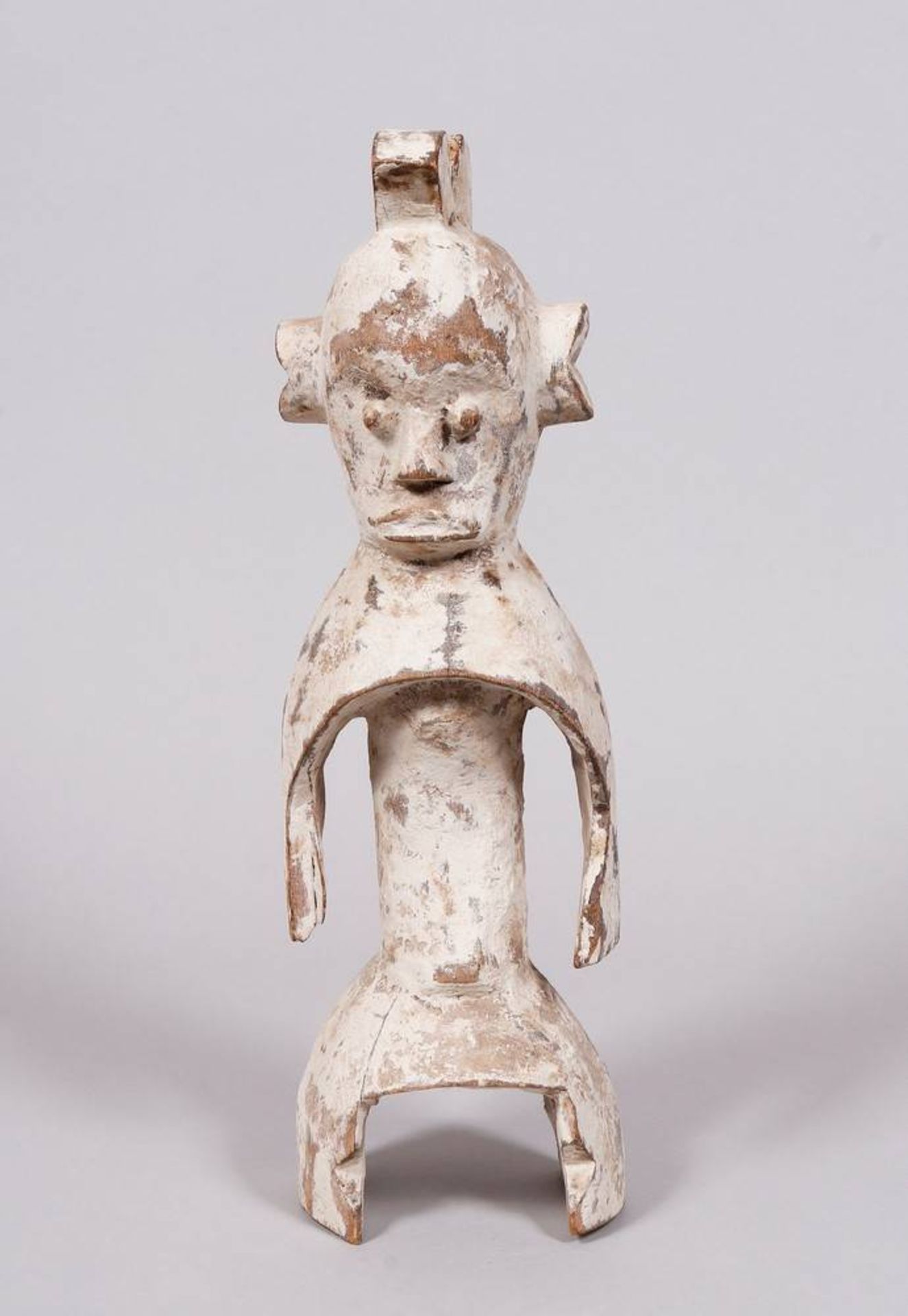 Carved figure, probably Mumuye, Nigeria 