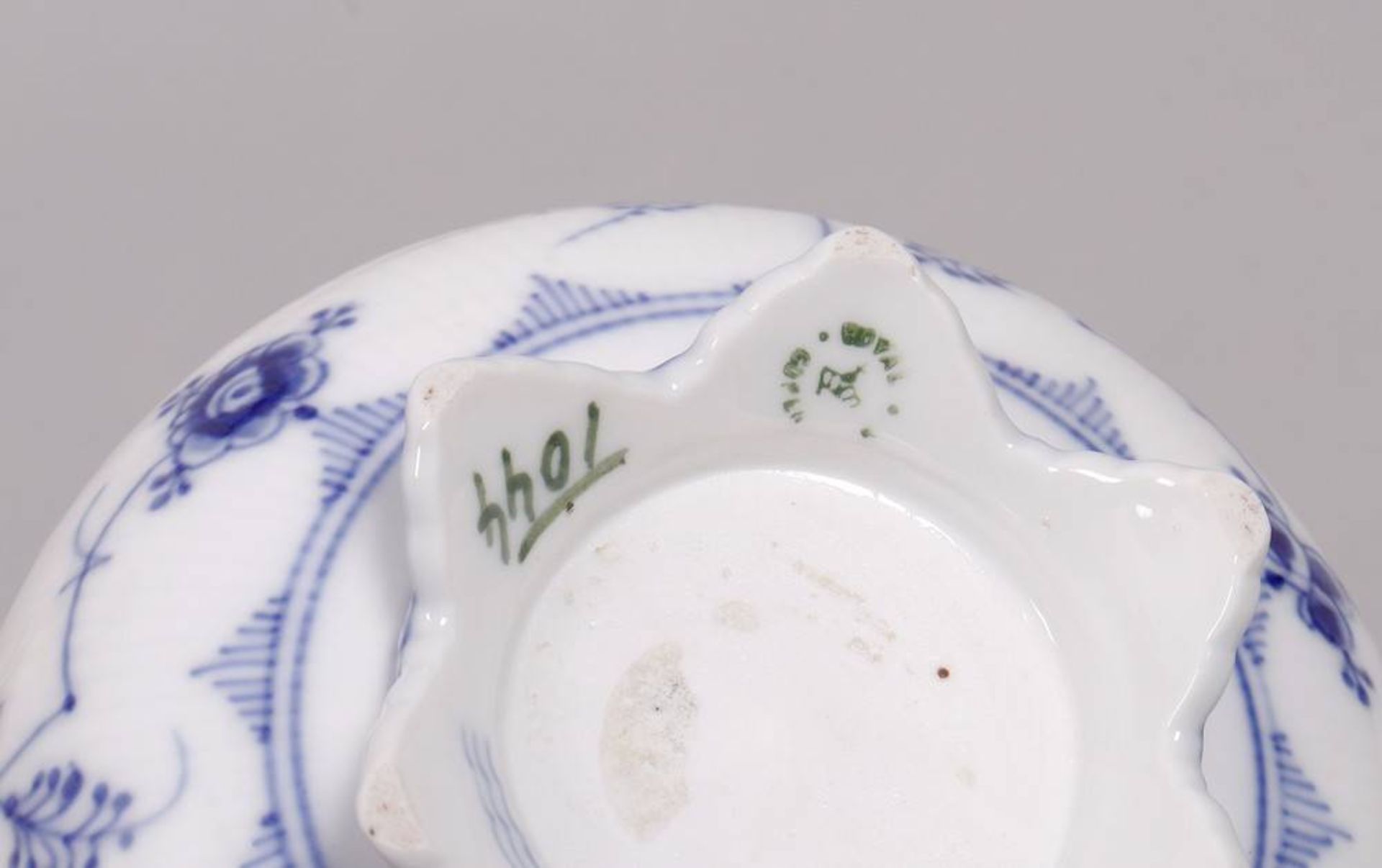 Small potpourri bowl, Royal Copenhagen, Denmark, ca. 1910/20 - Image 7 of 7