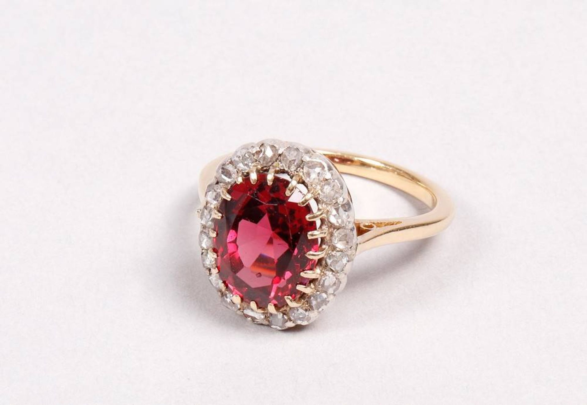 Entourage ring with natural blood-red spinel,  - Image 3 of 7