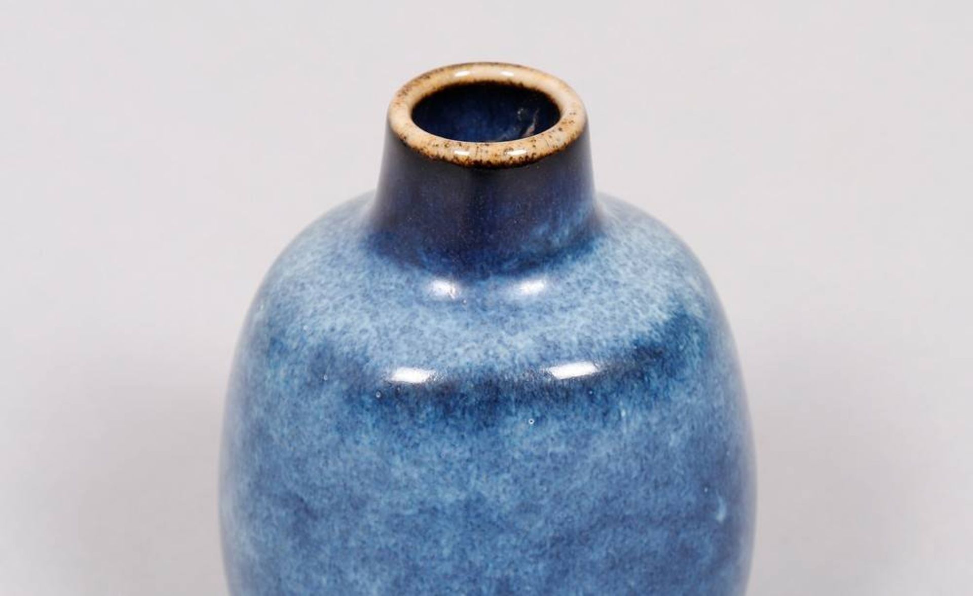 Miniature vase, design Nils Thorsson for Royal Copenhagen, 1950s/60s - Image 3 of 4