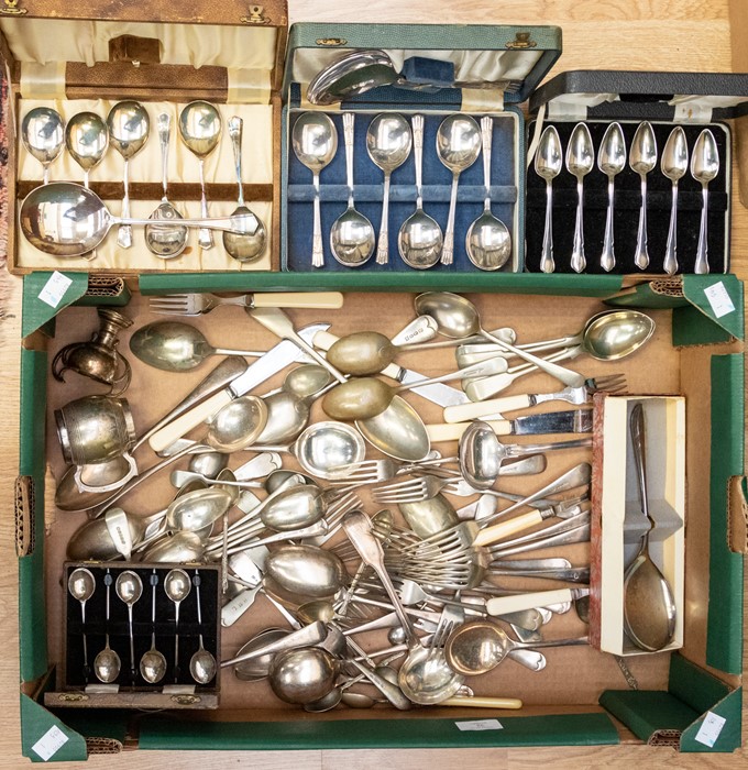 A collection of cased flat wares and loose cutlery