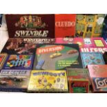 Vintage games to include Waddingtons Cluedo, Ulcers and swindle, Parker Masterpiece, Spears
