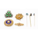 A collection of brooches to include a Victorian 9ct gold bar brooch, set to the centre with a