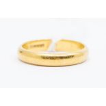 A 22ct gold wedding band, size Q, weight approx 5gms CONDITION:A 22ct gold wedding band, size Q,