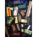 Railway: quantity of 00 gauge rolling stock to include Hornby, Triang, Lima etc. (1 box)