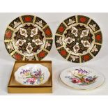 Two medium Imari Abbeydale plates one small posy Abbeydale plate and boxed Abbeydale dish