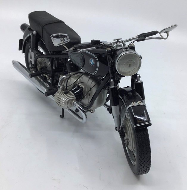 Franklin Mint: A boxed BMW R-50 Motorcycle and sidecar by Franklin Mint. Boxed with papers. - Image 8 of 8