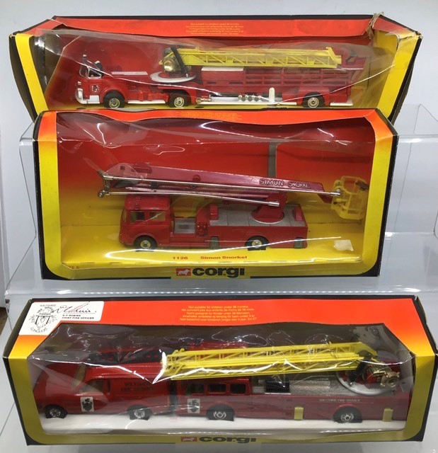 Corgi: A collection of fire fighting vehicles to include 1120 Dennis Simon Snorkel, 1118 Chubb