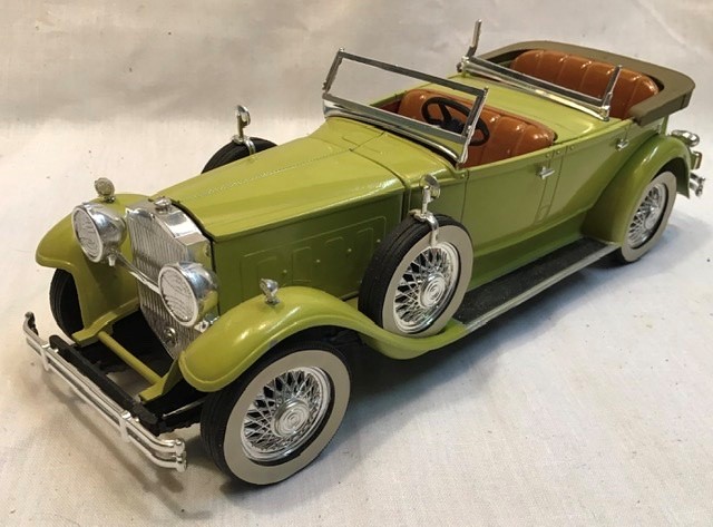 Hubley/Gabriel: A boxed Hubley/Gabriel Packard Sport Phaeton 1930. Metal kit , built, slight - Image 2 of 4