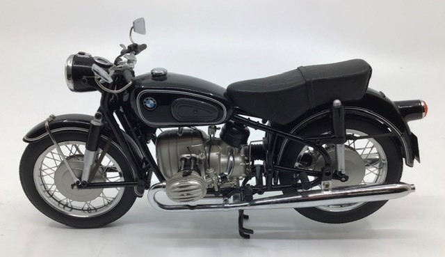 Franklin Mint: A boxed BMW R-50 Motorcycle and sidecar by Franklin Mint. Boxed with papers. - Image 6 of 8