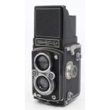 Rolleiflex: A cased Franke & Heidecke, Rolleiflex, Twin Lens Reflex camera, Automat Model 3, No.