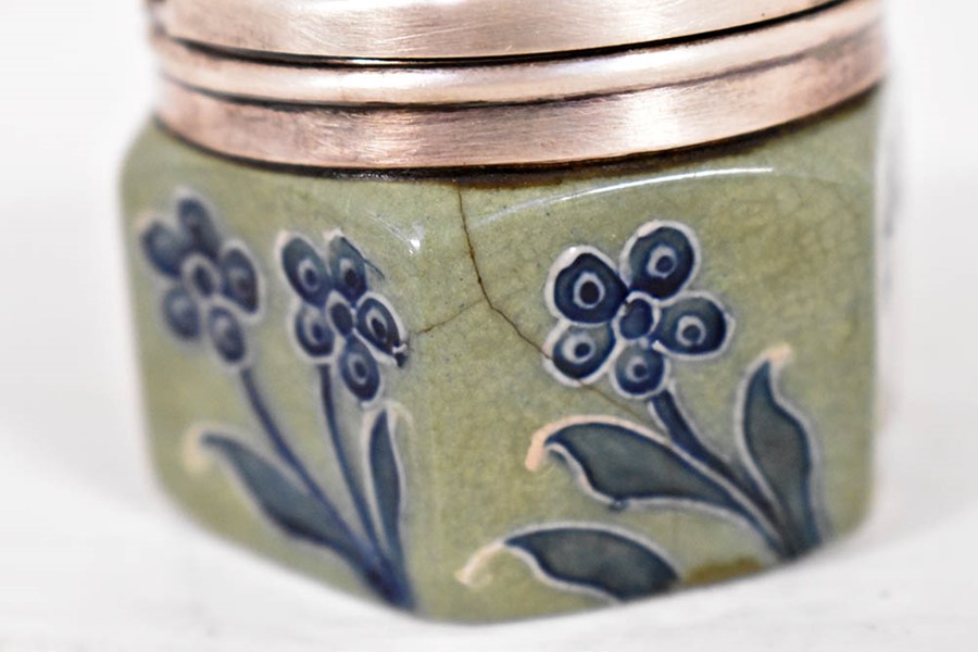 The Mitchell Collection of Moorcroft Pottery: A William Moorcroft for Macintyre 'Blue Forget-Me- - Image 3 of 4