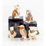 Five Royal Crown Derby paperweights, two kittens including boxes, Kingfisher, all gold stoppers, two