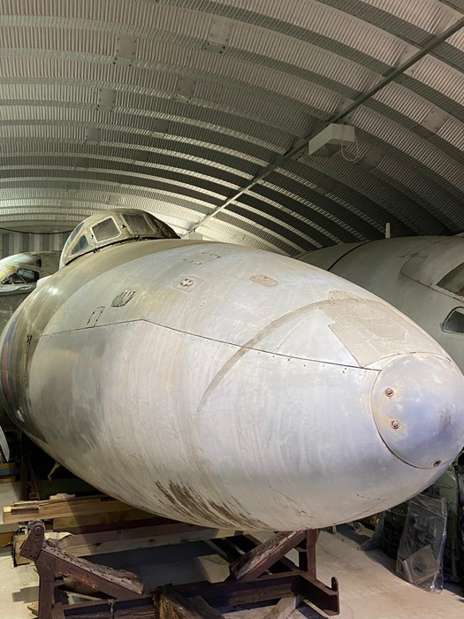 Vulcan XH560 cockpit and Associated Items. Vulcan was one of the first Vulcan B2’s to enter - Image 4 of 8