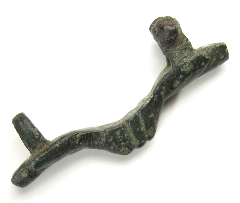 Anglo-Saxon Equal-Arm Brooch.   Circa 7th - 8th century AD. Size: 39.34 mm. A copper-alloy brooch - Image 3 of 3