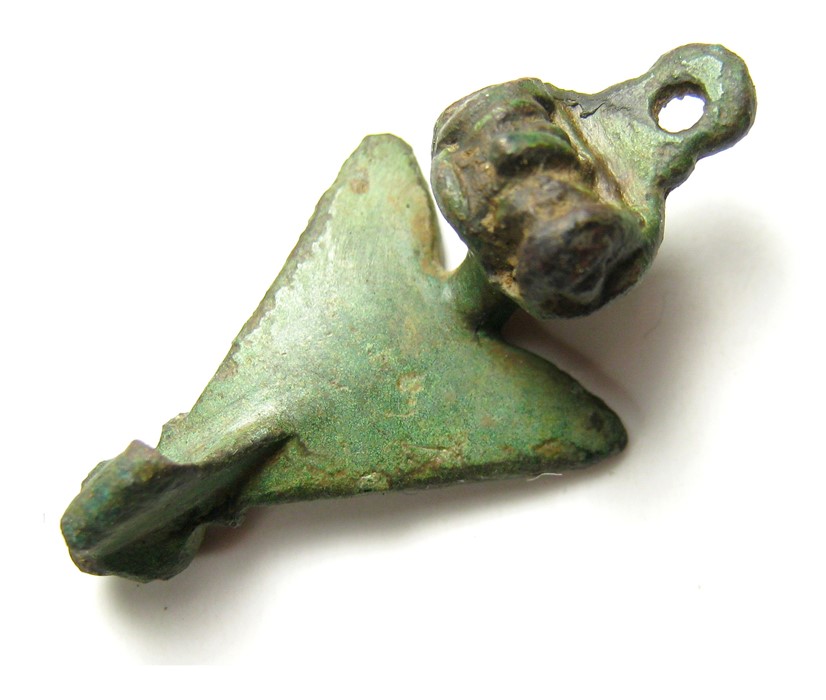 Roman Fly Brooch.   Circa 2nd century AD. Size: 31.46 mm. A copper-alloy trumpet-headed fly - Image 3 of 4