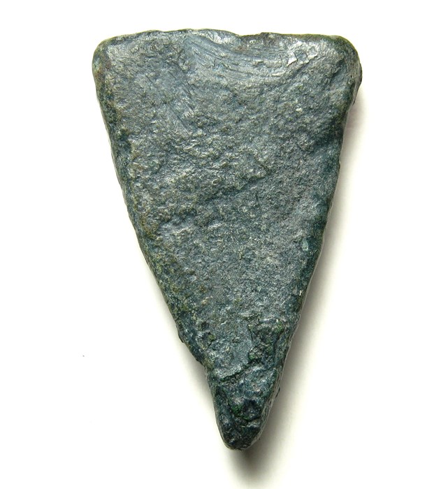 Anglo-Saxon Pressblech Die.   Circa 8th - 9th century. Size: 32.36 mm. A cast bronze triangular - Image 3 of 3