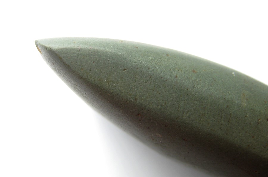 Neolithic polished greenstone axehead. A ground and polished Neolithic axehead c. 4000BC - 3000BC. - Image 4 of 5