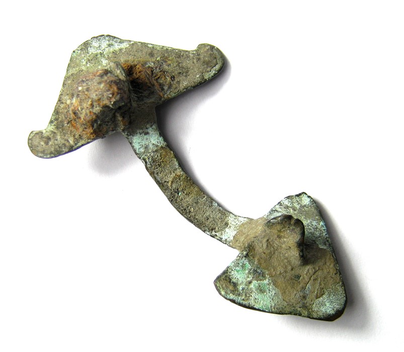 Anglo-Saxon Brooch.  Copper-alloy, 8.58 grams. 56.16 mm. Circa 5th century AD. A bow brooch with - Image 2 of 3