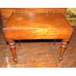 An early Victorian mahogany bidet stool complete with ceramic liner by Minton. 50 cm wide.